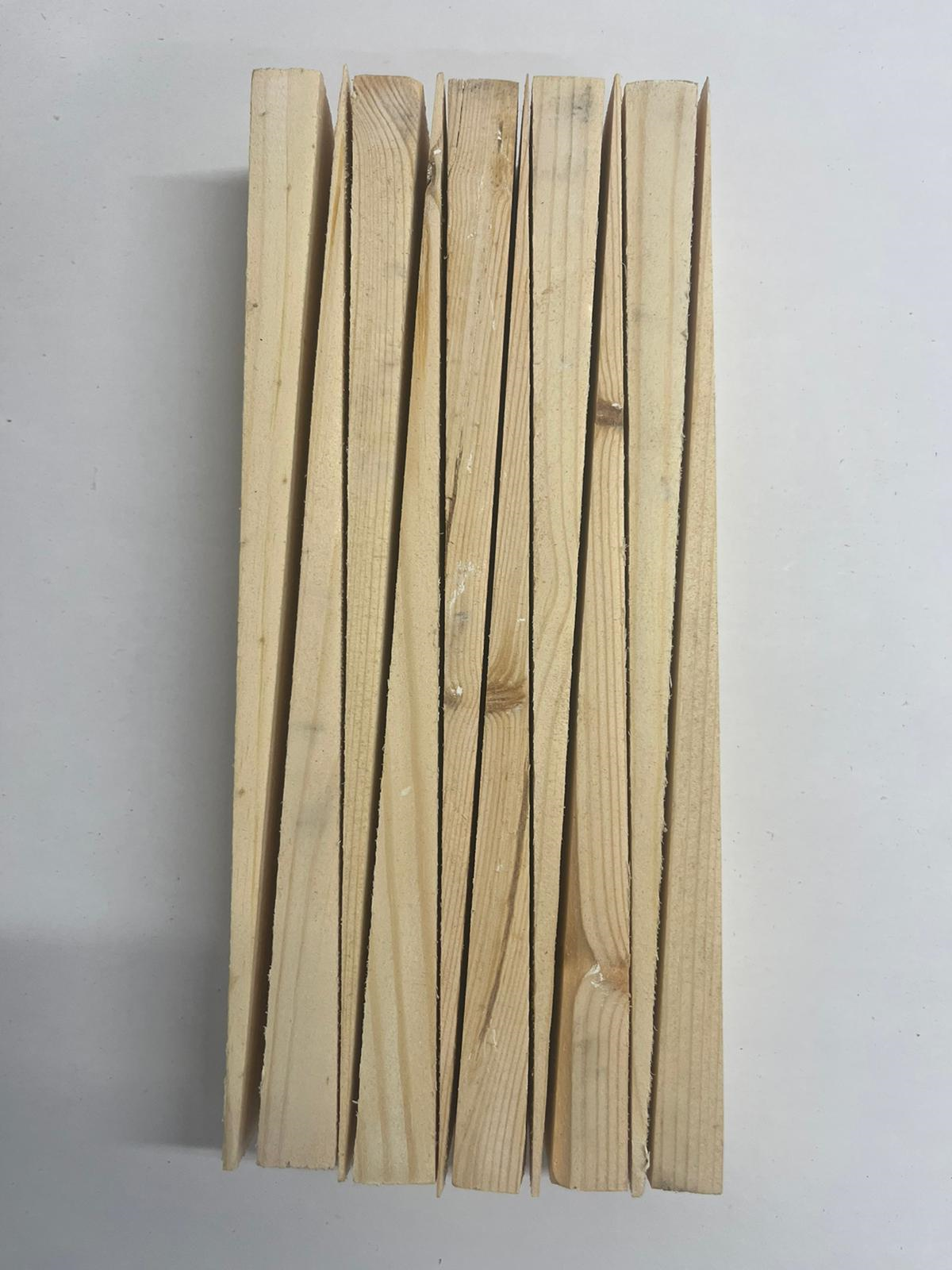 Softwood timber wedges/packers/spacers 32mm wide, approx 13mm-1mm