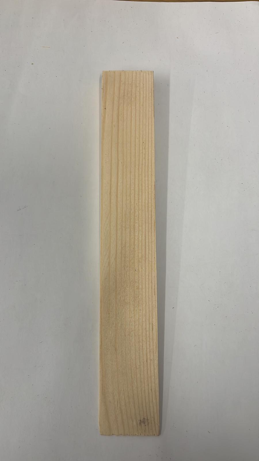 Softwood timber wedges/packers/spacers 32mm wide, approx 13mm-1mm